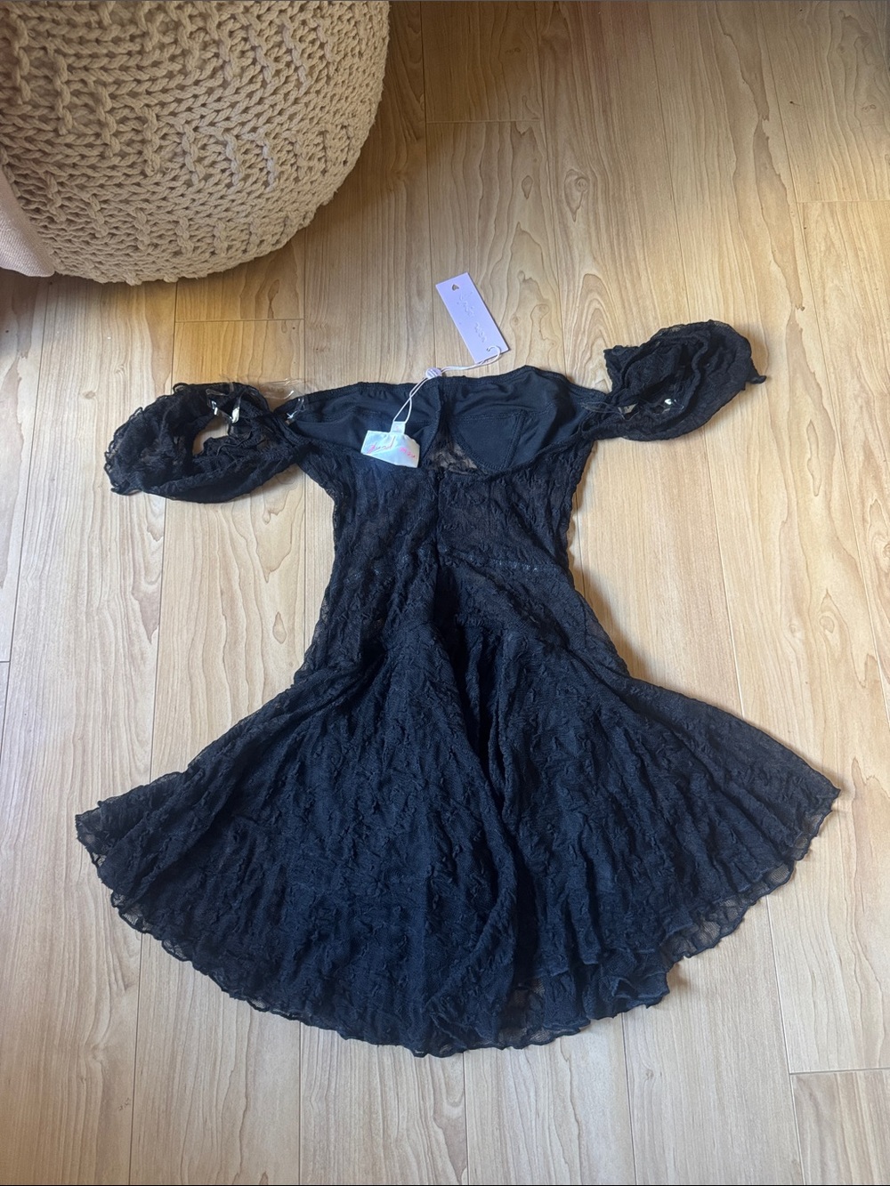 Elegant Black Lace Off-Shoulder Mini Dress - Picture 3 of 4